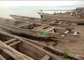 Activités presque à l’arrêt à la plage de pêche de Kajaga