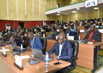 Les députés demandent d’accélérer la réhabilitation des axes routiers