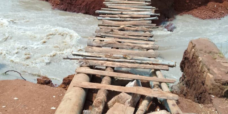 Ruyigi : Un pont cassé perturbe la circulation des biens et des personnes
