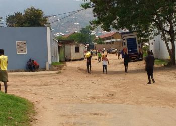 Ntahangwa :Amazi meza ashishikara kuba umuzi w’ibuye