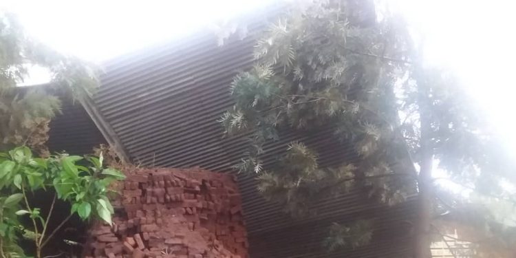 Bubanza :Umuyaga uvanze n’imvura nyinshi wabomoye amazu n’amashure