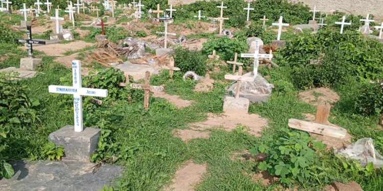 Rumonge:Baratewe impungenge n’akaburi kegereye imihana y’abantu kariko karabomagurika muri kino gihe