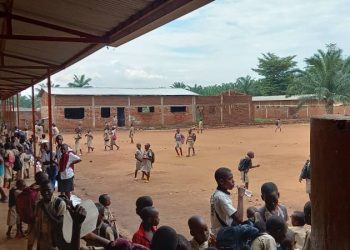 Irihishwa ry’amafaranga ririyamirizwa n’abavyeyi barereye kuri Ecofo Tenga