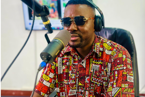 Bujumbura: Vichou love ari mubaririmvyi bambere bakoranye n’abaririmvyi bashika 9 muri Album