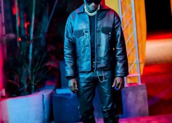 Indirimbo nshasha ya Bain Turo yoba ari iya nyuma 