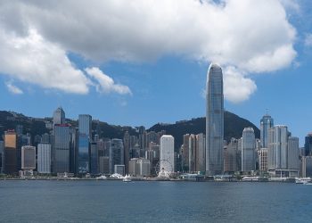Hong Kong, 28 ans après la rétrocession : succès du principe “Un pays, deux systèmes”