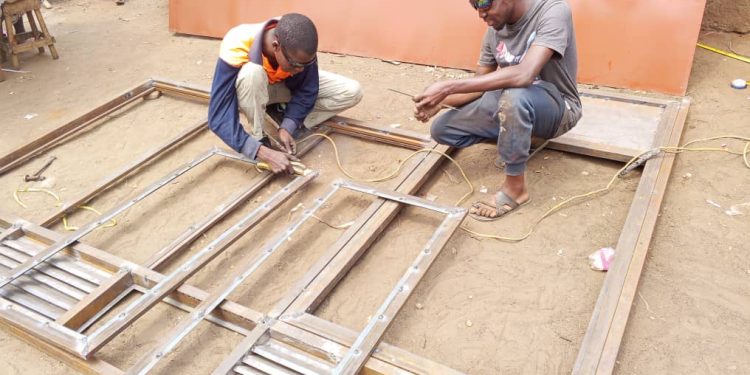 Basaba kuronswa ibikoresho bibakingira impanuka