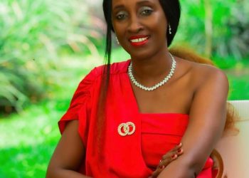 Umwanditsi w’indirimbo Kadie Kay agira ati: “nabitaguye ntabona iyo nja”