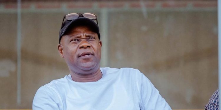 Abakinyi ba Flambeau du Centre bemerewe imiriyoni 50 na Kazohera Vénérend