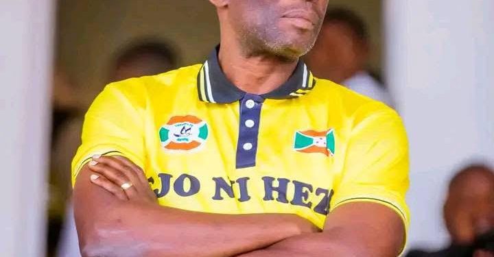 Révérien Ndikuriyo yemereye abakinyi ba Aigle Noir imiriyoni 175