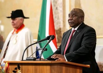 Ashigikiwe n’inararibonye muri ANC, Ramaphosa ntagikuwe mu mugambwe