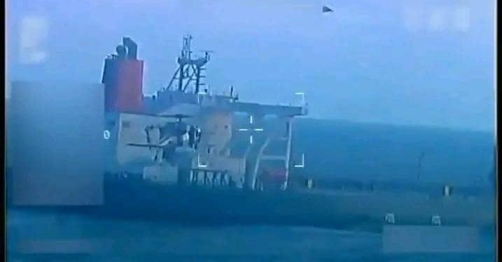 Perezida Trump yemeje ifatwa ry’ubwato butwaye igitoro bwa Venezuela n’ingabo za Amerika