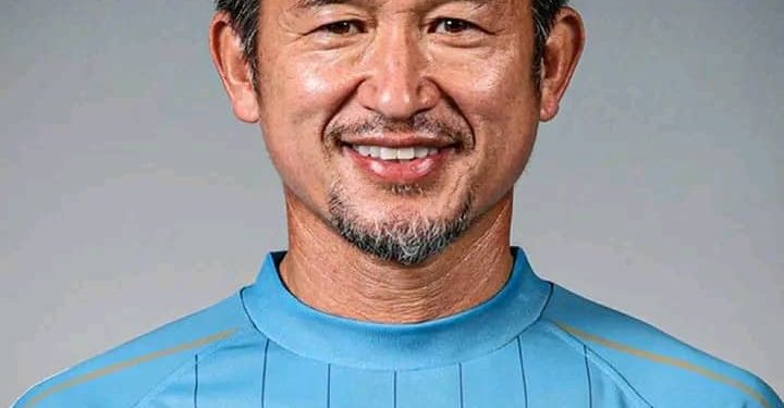 Ku myaka 58 aracatera umupira w’amaguru nk’uwabigize umwuga