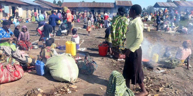 Impunzi z’abanyekongo zashikiye mu mihana canke zashitse zipanga zigiye kwimurwa