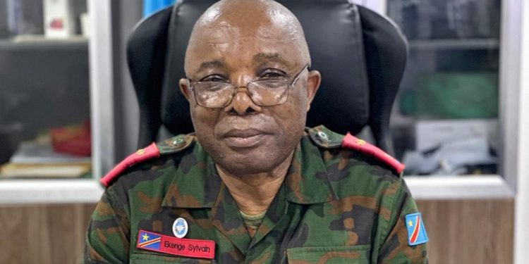 FARDC suspend le général Sylvain Ekenge pour propos haineux