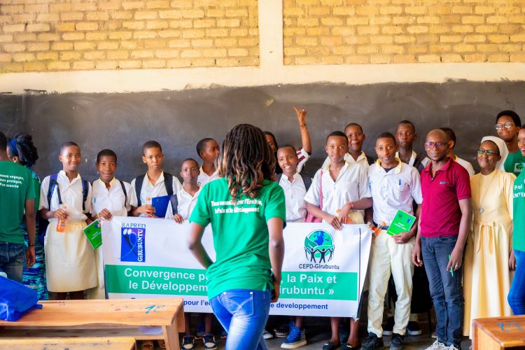 Ubuntu Vert : les jeunes formés à la paix et au vivre-ensemble