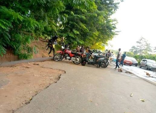Mukaza : des motocyclistes bloqués par des autorisations expirées