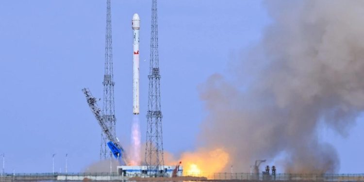 Connecter le monde sans réseau terrestre : la fusée Zhuque-2 ouvre une nouvelle ère des communications spatiales