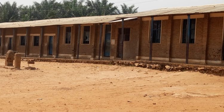 Abavyeyi b’abana babandanya basaba reta ko yoronsa intebe amashure nk’uko yavyiyemeje
