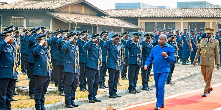 Kuva satatu z’ijoro ,kuri Ntahangwa y’epfo n’iya ruguru,abapolisi haba hageze ko bagenya”, prezida Ndayishimiye