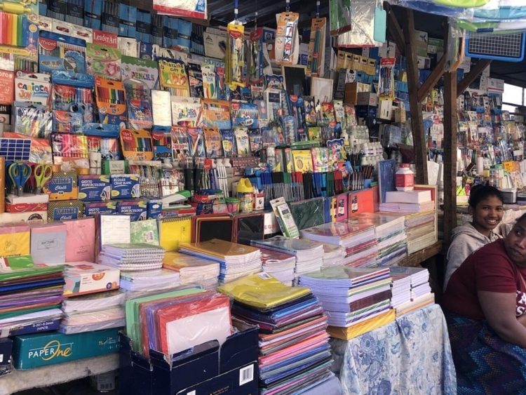 À Kayanza, le matériel scolaire moins cher, mais les clients se font encore attendre