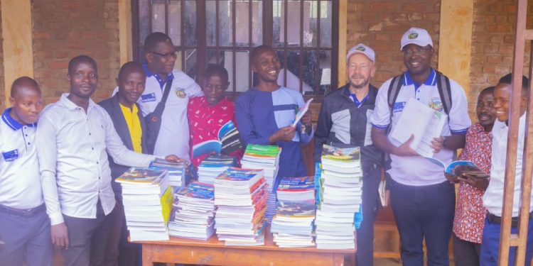 À Bugarama, des livres et des bancs pour apprendre, mais encore beaucoup à faire
