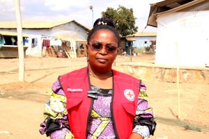Vicky Matabaro, volontaire de la Croix-Rouge du Burundi à Musenyi