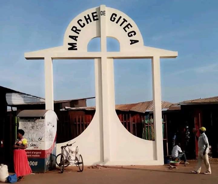À Gitega, la fermeture du marché à 17 heures pousse clients et commerçants à réagir